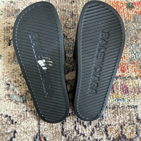 Balenciaga Pool Slides - Picture 2 of 5